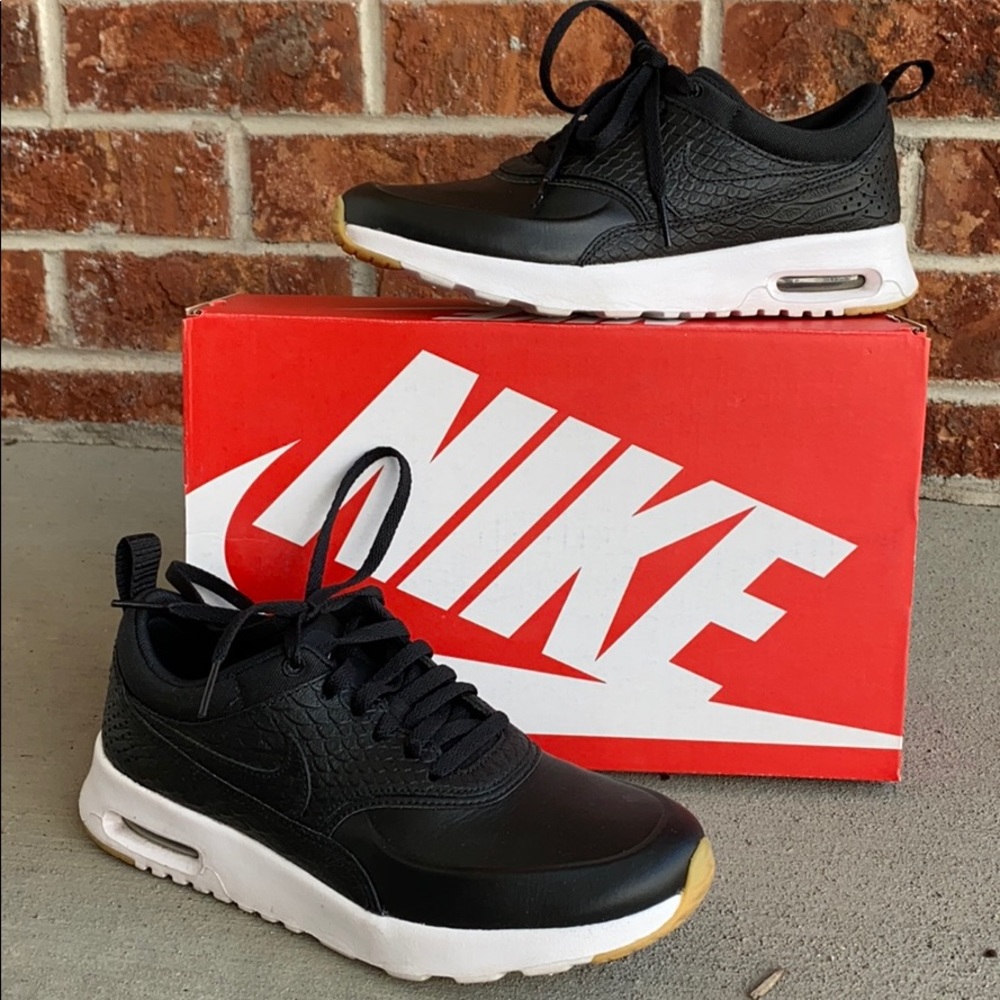 Nike Women’sClassic PRM